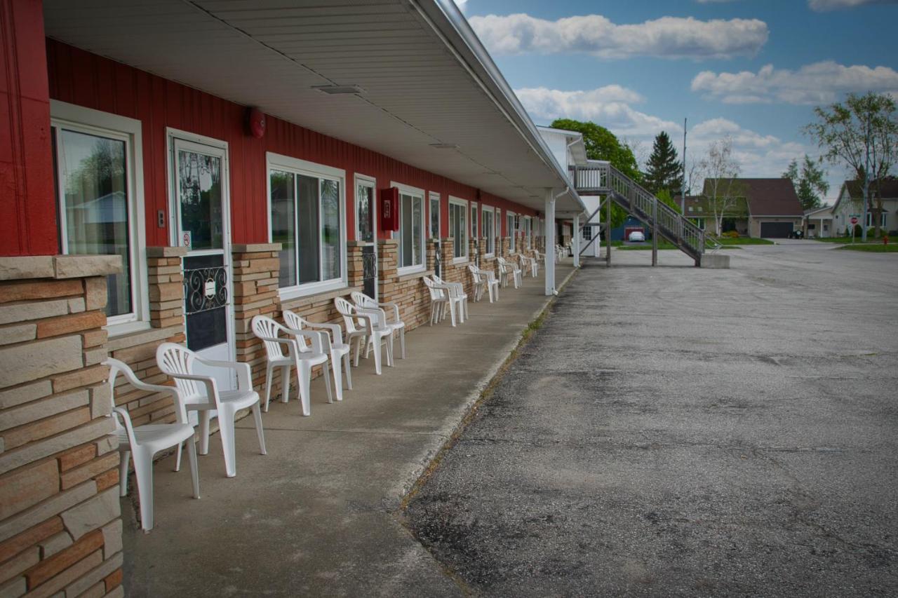 Maple Leaf Inn & Suites Kincardine Exteriör bild