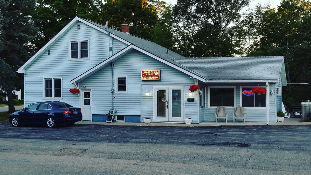 Maple Leaf Inn & Suites Kincardine Exteriör bild